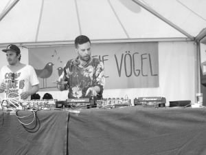 975611_10201468934670337_1440259336_n